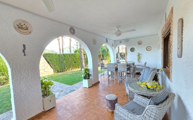 Resale - Villa -
Orihuela Costa - Costa Blanca