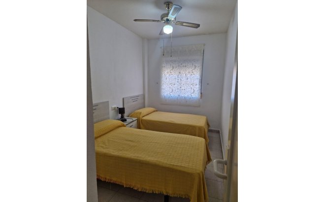 Resale - Bungalow -
Torrevieja - Playa De Los Naufragos