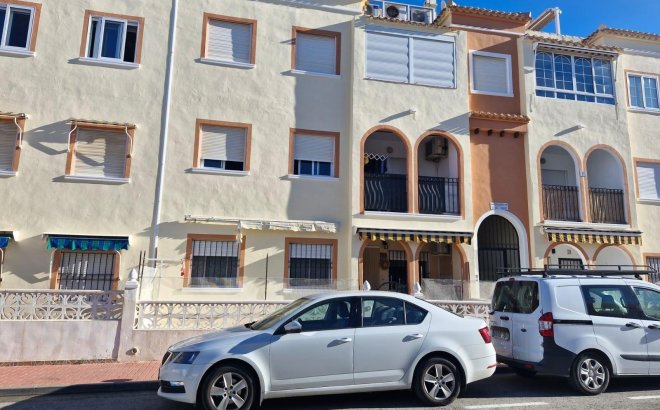 Resale - Bungalow -
Torrevieja - Playa De Los Naufragos