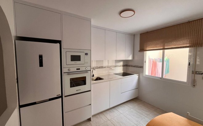 Resale - Town House -
Orihuela Costa - Campoamor