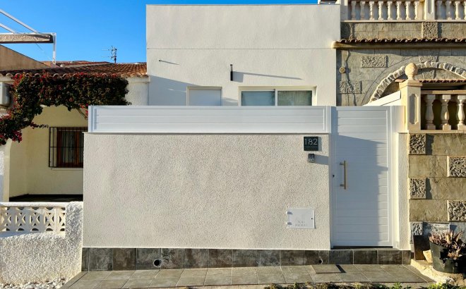 Herverkoop - Town House -
Torrevieja - Costa Blanca