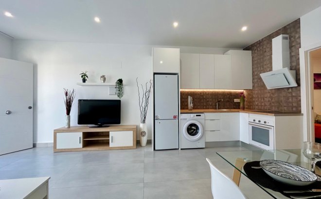 Herverkoop - Town House -
Torrevieja - Costa Blanca