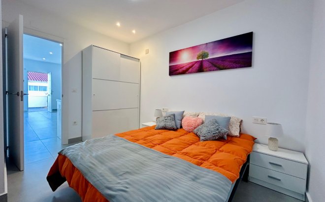 Herverkoop - Town House -
Torrevieja - Costa Blanca