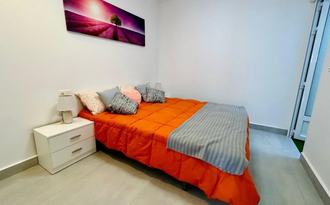 Herverkoop - Town House -
Torrevieja - Costa Blanca