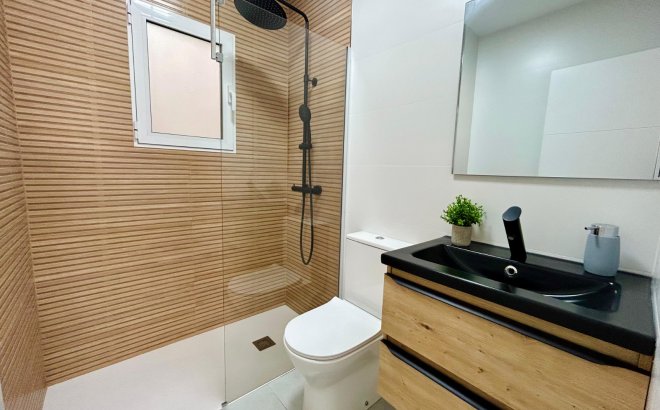 Herverkoop - Town House -
Torrevieja - Costa Blanca