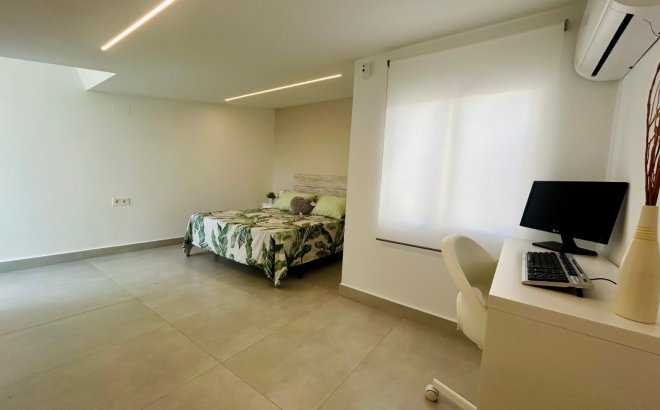 Herverkoop - Town House -
Torrevieja - Costa Blanca