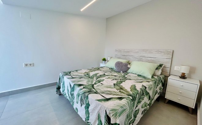Herverkoop - Town House -
Torrevieja - Costa Blanca