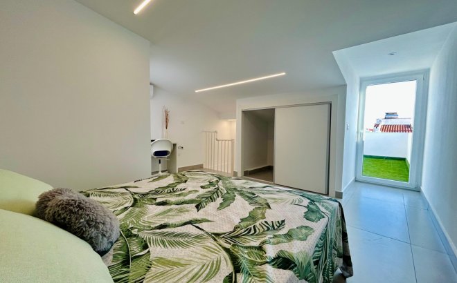 Herverkoop - Town House -
Torrevieja - Costa Blanca