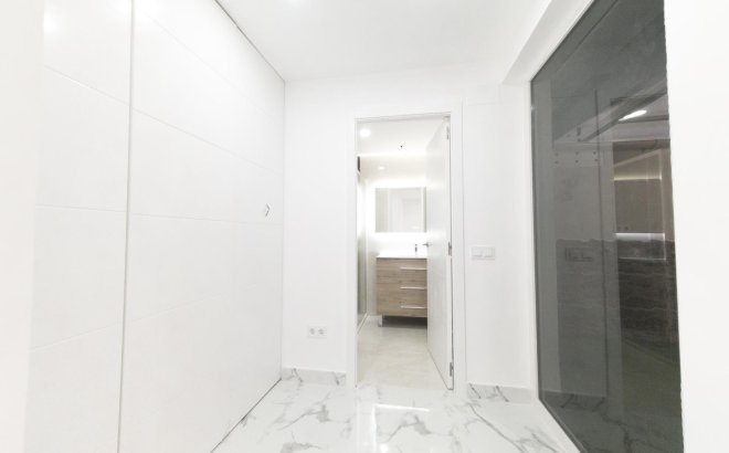 Resale - Apartment -
Torrevieja - Playa De Los Naufragos