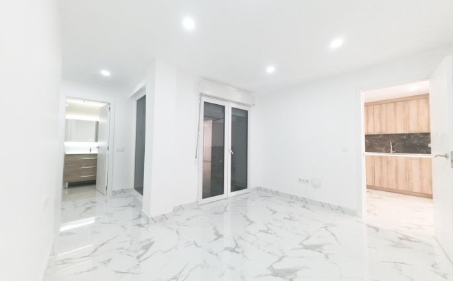 Resale - Apartment -
Torrevieja - Playa De Los Naufragos