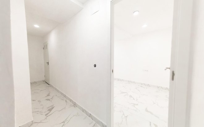 Resale - Apartment -
Torrevieja - Playa De Los Naufragos