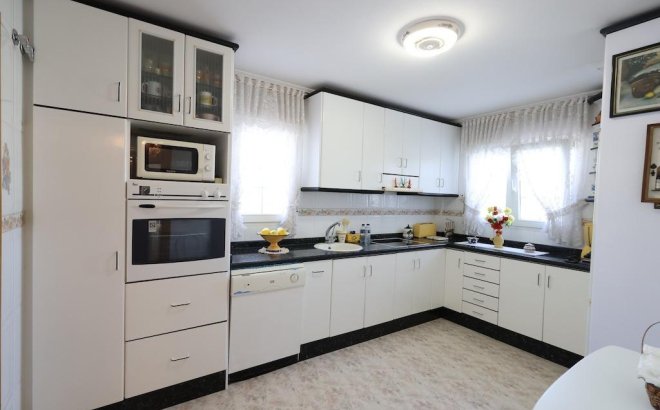 Resale - Villa -
Orihuela Costa - Costa Blanca