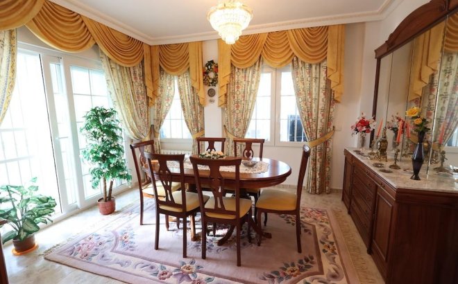 Resale - Villa -
Orihuela Costa - Costa Blanca