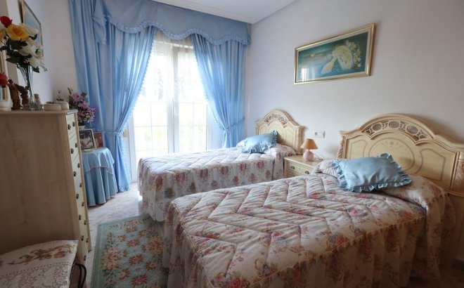 Resale - Villa -
Orihuela Costa - Costa Blanca