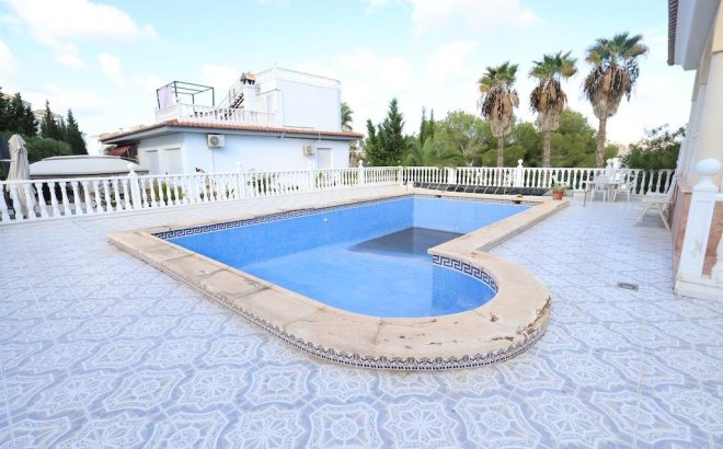 Resale - Villa -
Orihuela Costa - Costa Blanca