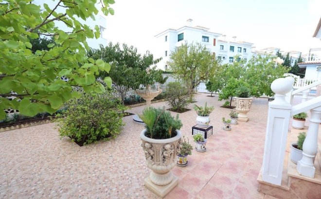 Resale - Villa -
Orihuela Costa - Costa Blanca