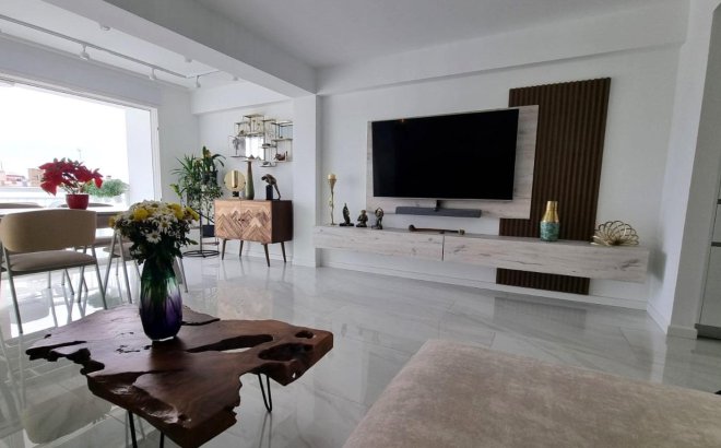 Herverkoop - Appartement -
Torrevieja - Centro