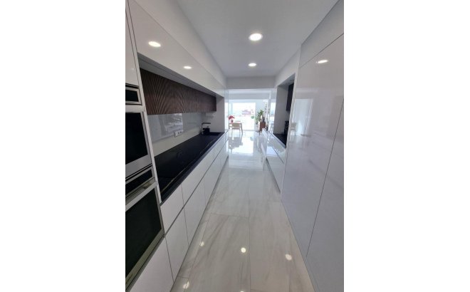 Herverkoop - Appartement -
Torrevieja - Centro