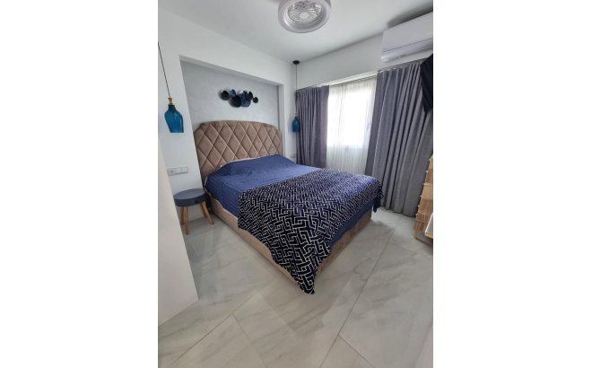 Herverkoop - Appartement -
Torrevieja - Centro