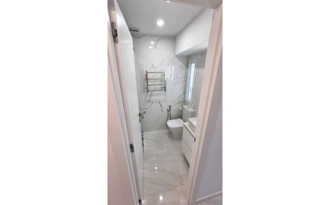 Herverkoop - Appartement -
Torrevieja - Centro