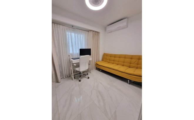 Herverkoop - Appartement -
Torrevieja - Centro