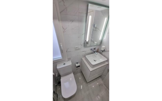 Herverkoop - Appartement -
Torrevieja - Centro