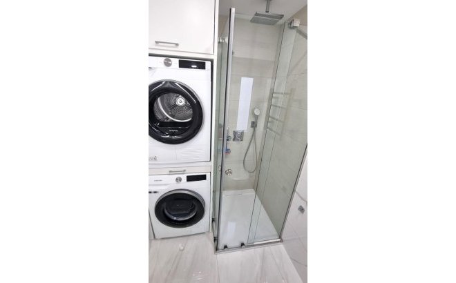 Herverkoop - Appartement -
Torrevieja - Centro