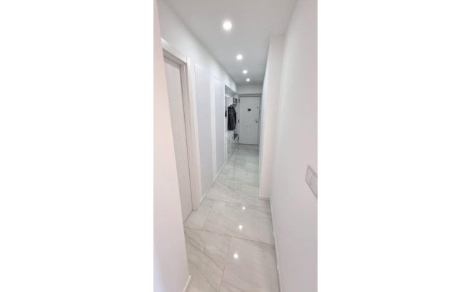 Herverkoop - Appartement -
Torrevieja - Centro