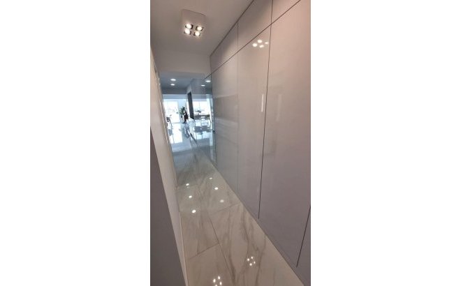 Herverkoop - Appartement -
Torrevieja - Centro