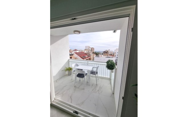 Herverkoop - Appartement -
Torrevieja - Centro
