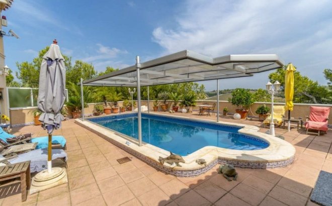 Resale - Villa -
Pinar de Campoverde - Inland