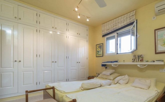 Resale - Villa -
Pinar de Campoverde - Inland