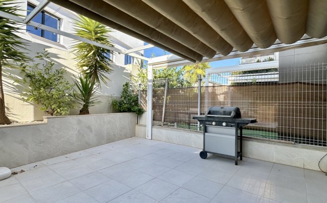 Resale - Villa -
Orihuela Costa - Costa Blanca