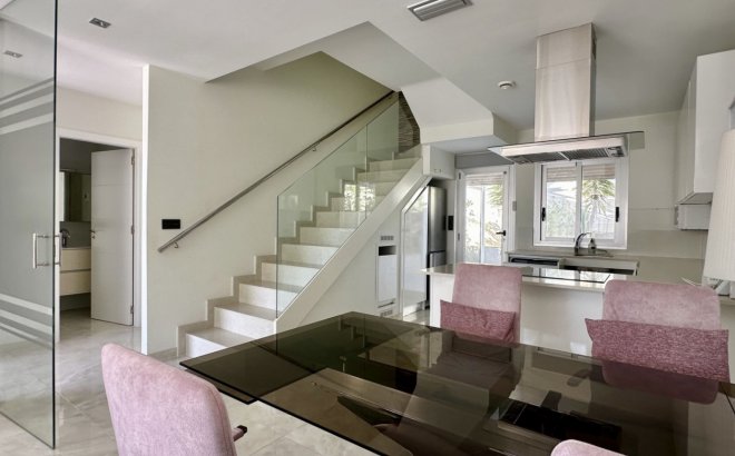 Resale - Villa -
Orihuela Costa - Costa Blanca