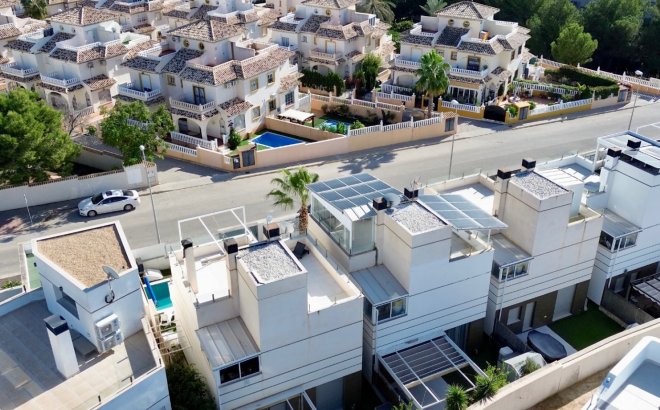 Resale - Villa -
Orihuela Costa - Costa Blanca