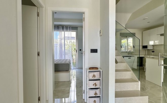 Resale - Villa -
Orihuela Costa - Costa Blanca