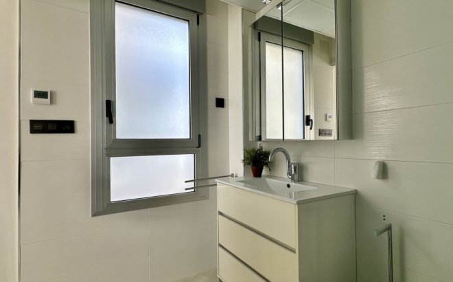 Resale - Villa -
Orihuela Costa - Costa Blanca