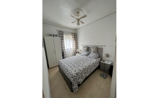 Resale - Bungalow -
Torrevieja - Aguas Nuevas