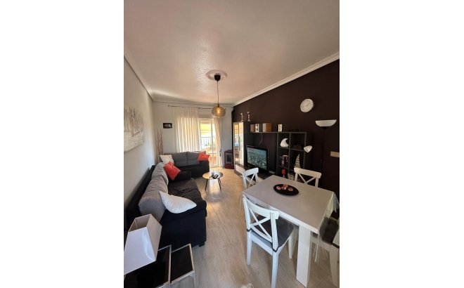 Resale - Bungalow -
Torrevieja - Aguas Nuevas