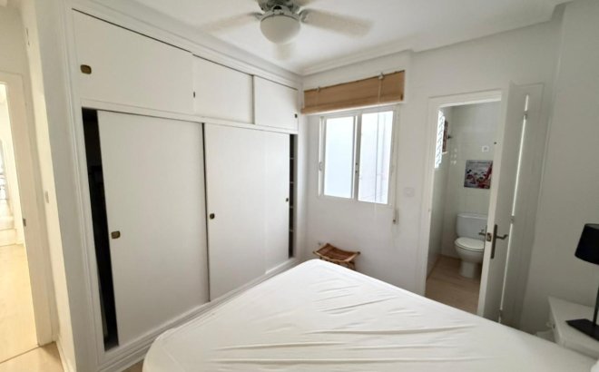 Resale - Apartment -
Torrevieja - Playa del Cura