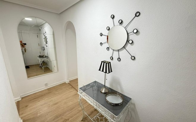 Resale - Apartment -
Torrevieja - Playa del Cura