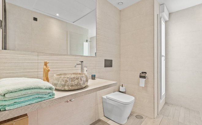 Resale - Villa -
La Finca Golf Resort - Inland