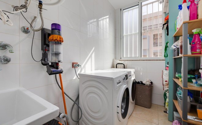 Resale - Apartment -
Torrevieja - Centro