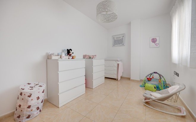 Resale - Apartment -
Torrevieja - Centro