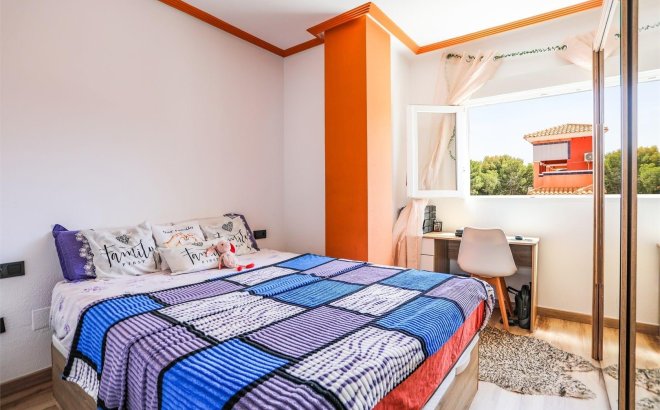 Resale - Apartment -
Orihuela Costa - Playa Flamenca