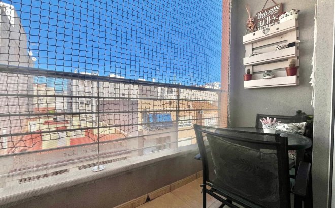 Resale - Apartment -
Torrevieja - Centro
