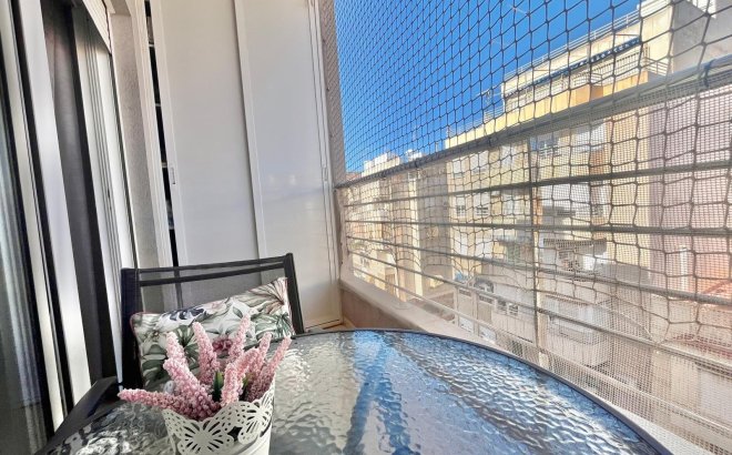 Resale - Apartment -
Torrevieja - Centro