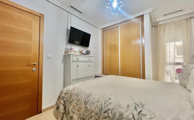 Resale - Apartment -
Torrevieja - Centro