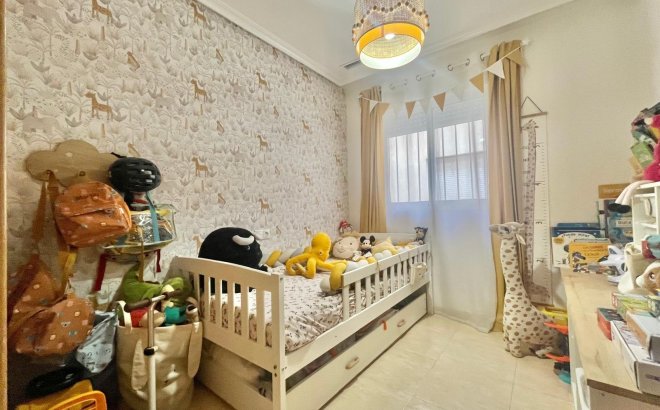 Resale - Apartment -
Torrevieja - Centro