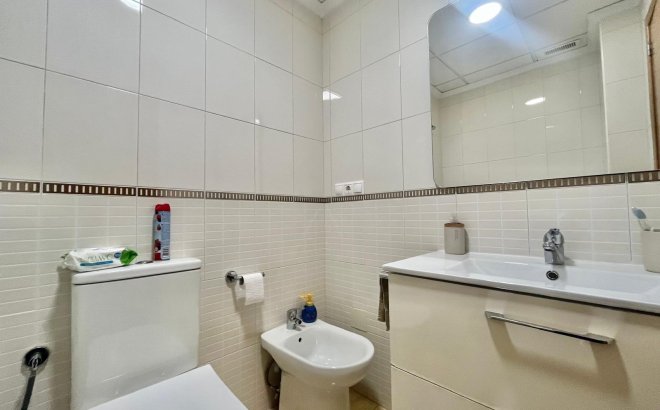 Resale - Apartment -
Torrevieja - Centro